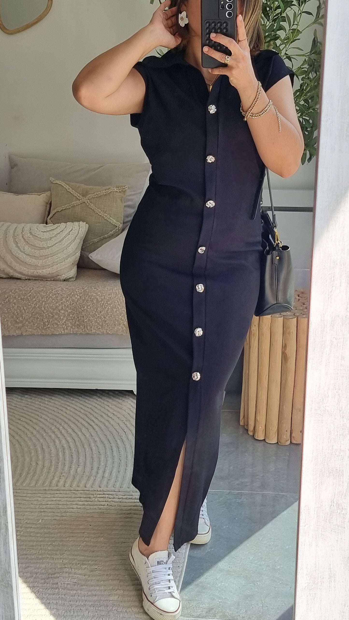 ROBE LONGUE À BOUTONS DORÉS