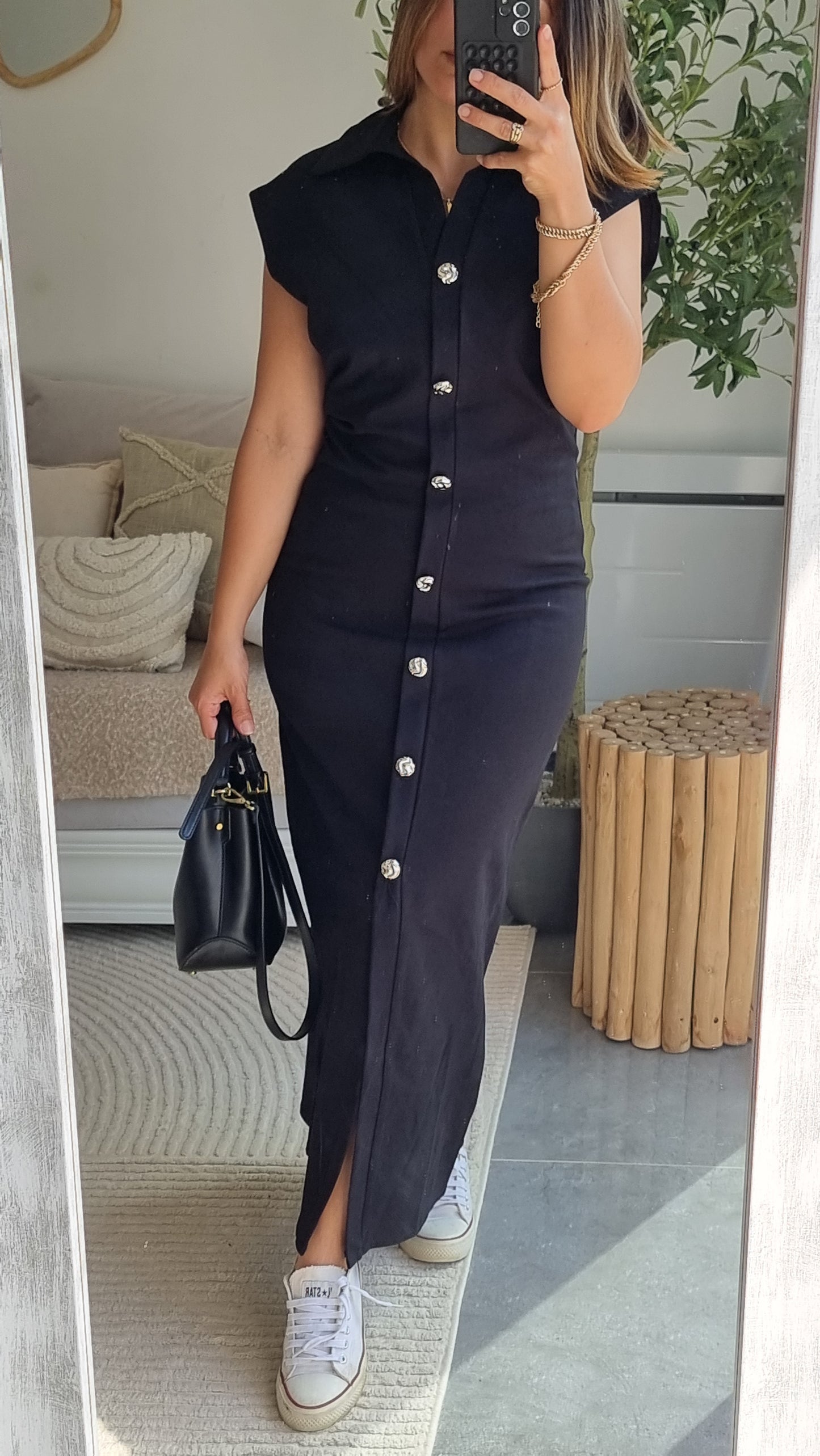 ROBE LONGUE À BOUTONS DORÉS