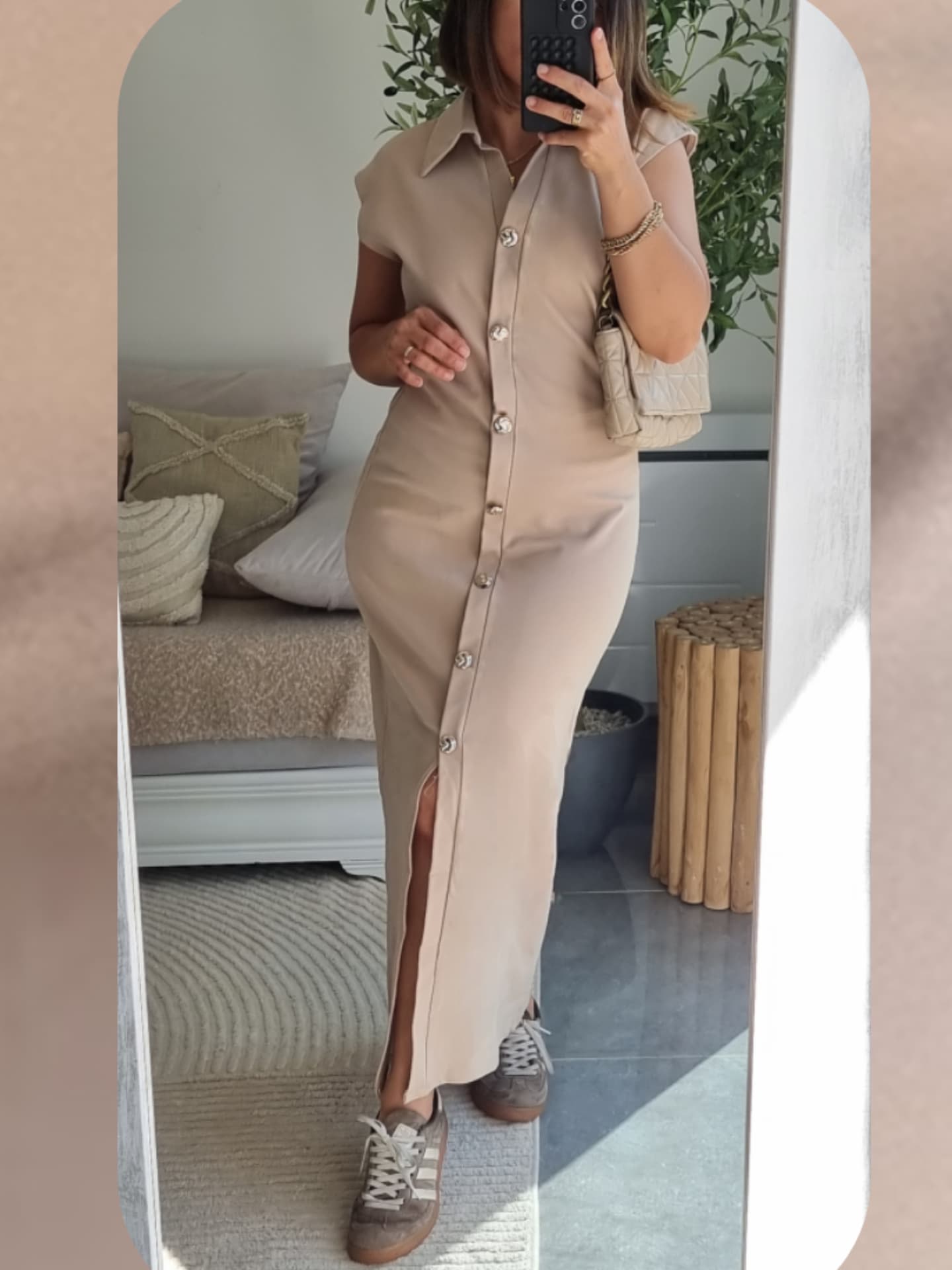 ROBE LONGUE À BOUTONS DORÉS