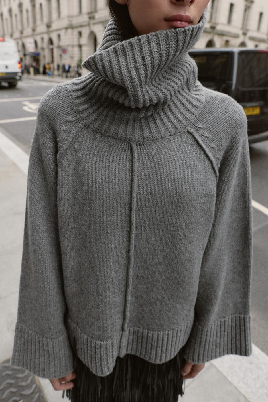 PULL OVERSIZE MAILLE COL MONTANT GRIS