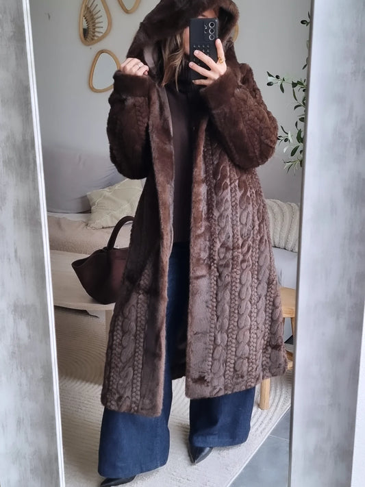 MANTEAU FOURRURE À CAPUCHE